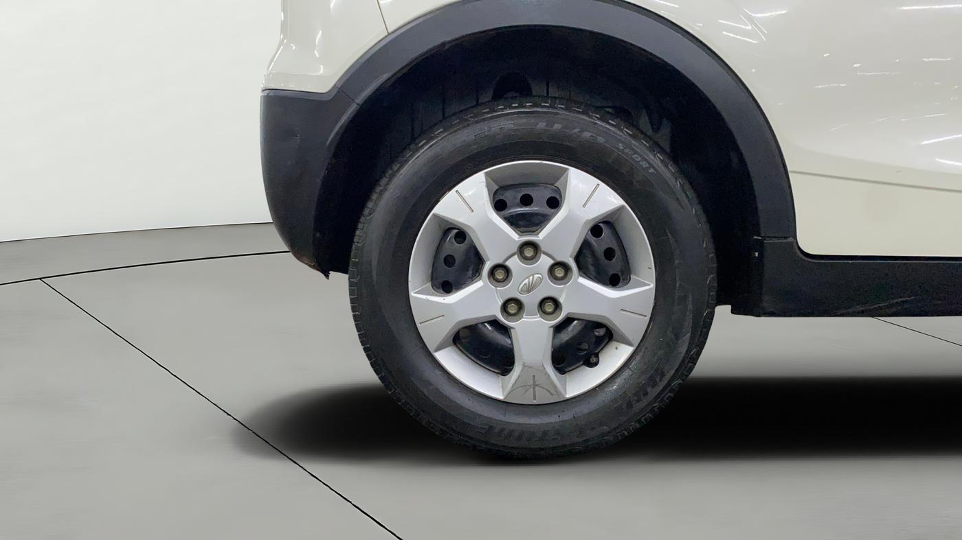 2021 Mahindra XUV300 W6 1.5 DIESEL AMT, Diesel, Automatic, 94,620 km, Right Rear Wheel