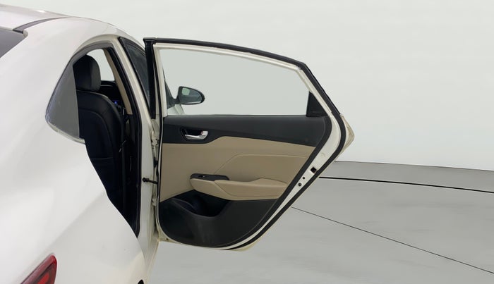 2017 Hyundai Verna 1.6 VTVT SX (O) AT, Petrol, Automatic, 71,150 km, RHS Rear Door