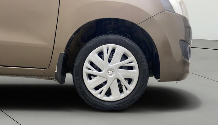 2017 Maruti Wagon R 1.0 VXI (O) AMT, Petrol, Automatic, 43,965 km, Right Front Wheel