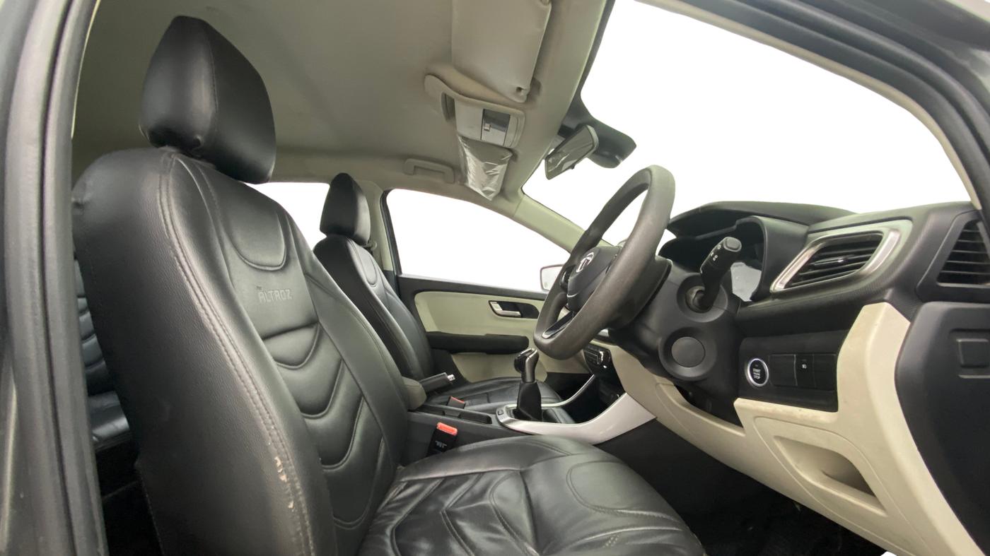 2021 Tata ALTROZ XZ DIESEL, Diesel, Manual, 49,896 km, Right Side Front Door Cabin