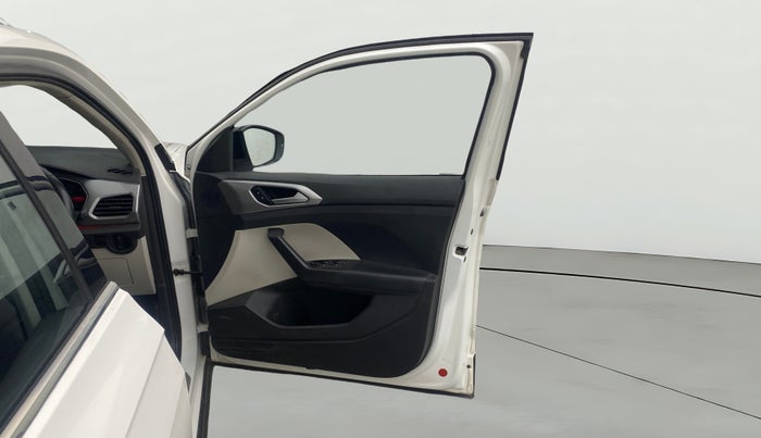 2023 Volkswagen TAIGUN GT PLUS 1.5 TSI DSG, Petrol, Automatic, 78,954 km, RHS Front Door