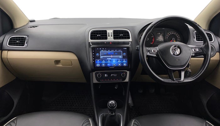 2017 Volkswagen Polo HIGHLINE1.2L, Petrol, Manual, 36,174 km, Dashboard