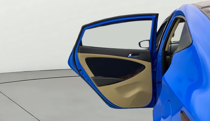 2014 Hyundai Verna FLUIDIC 1.6 VTVT SX, CNG, Manual, 58,980 km, LHS Rear Door