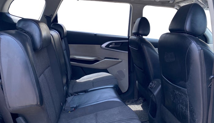 2022 KIA CARENS PRESTIGE PLUS 1.4 PETROL 7 STR, Petrol, Manual, 61,979 km, Right Side Rear Door Cabin