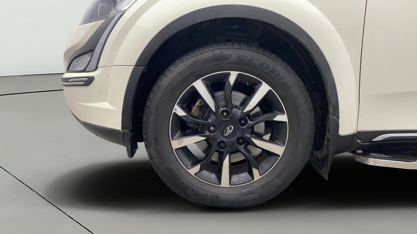 2020 Mahindra XUV500 W11, Diesel, Manual, 66,281 km, Left Front Wheel