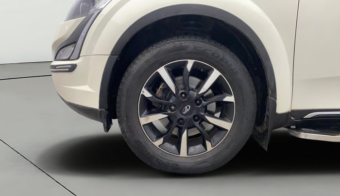 2020 Mahindra XUV500 W11, Diesel, Manual, 66,281 km, Left Front Wheel