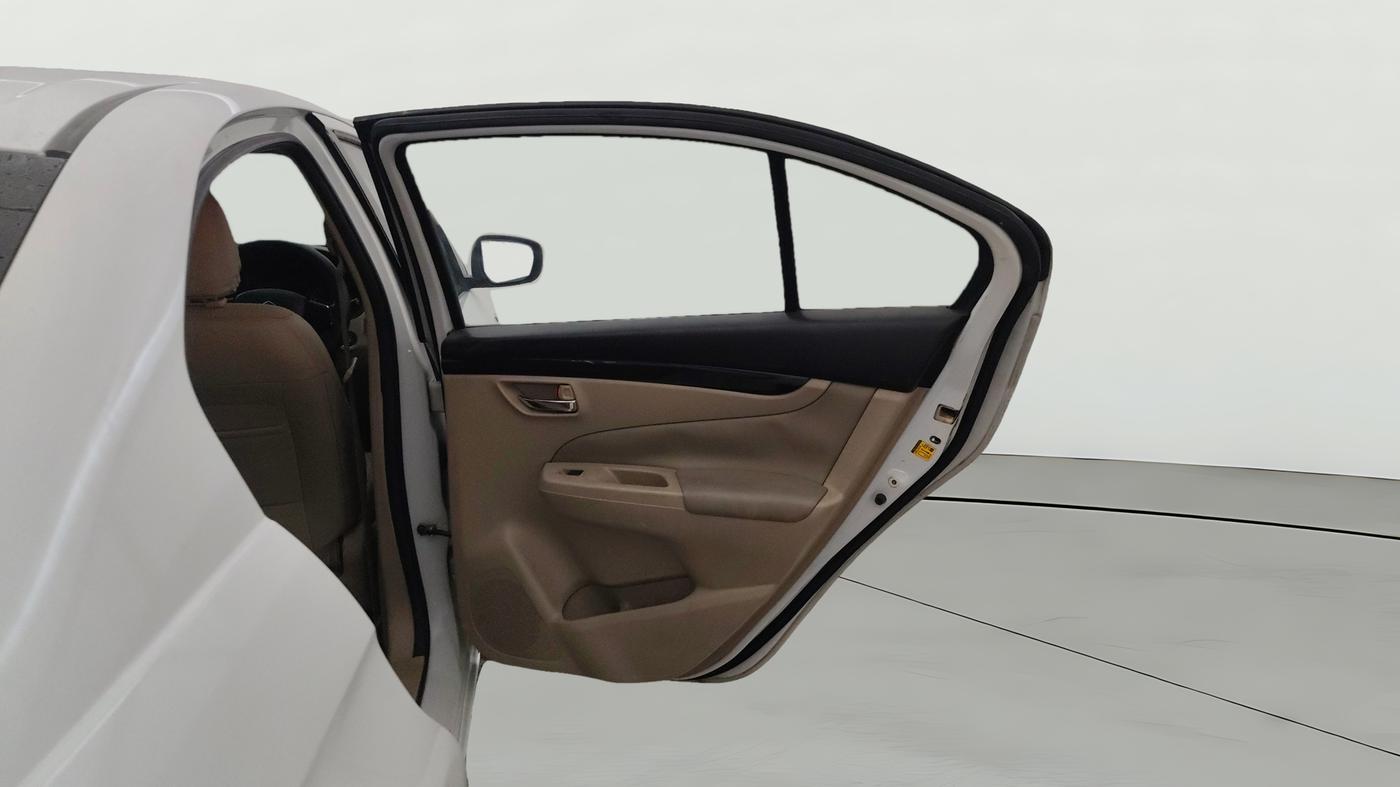 2015 Maruti Ciaz ZXI, Petrol, Manual, 76,102 km, RHS Rear Door