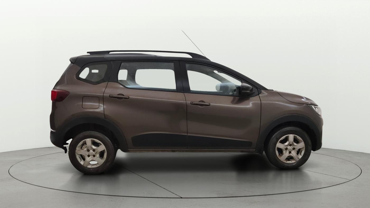 2022 Renault TRIBER RXT, Petrol, Manual, 32,493 km, Right Side View