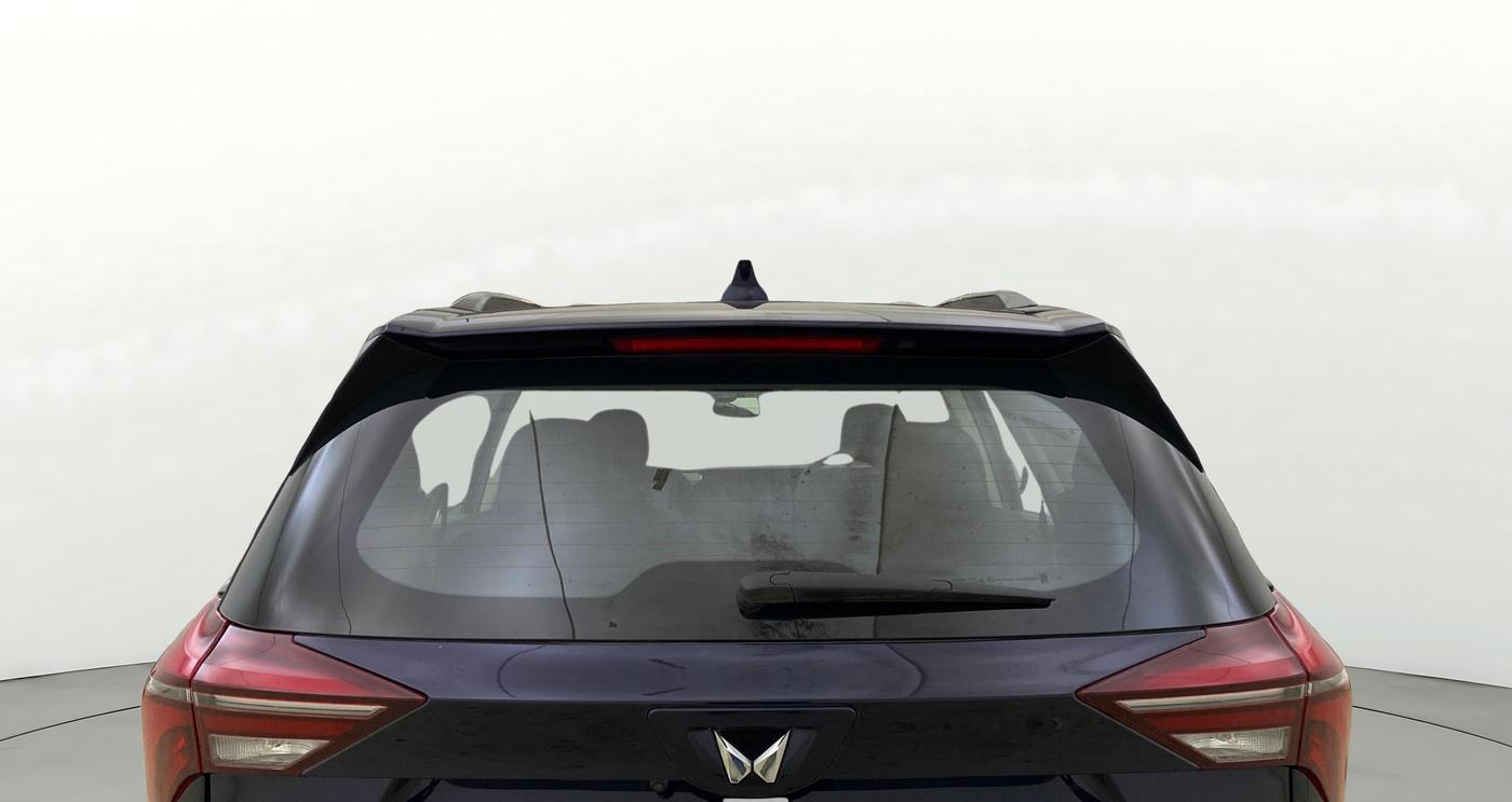 2023 Mahindra XUV700 AX 5 P AT 5 STR, Petrol, Automatic, 13,423 km, Rear Windshield