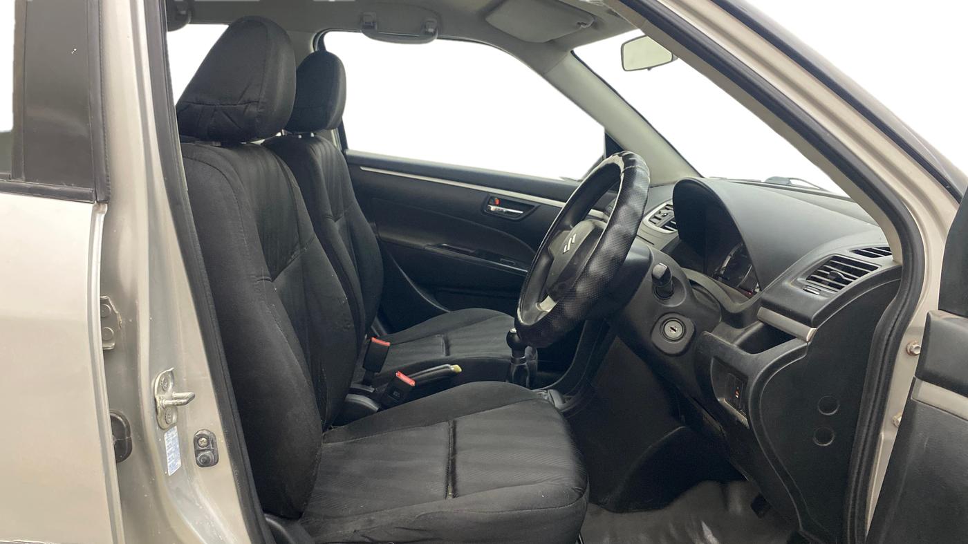 2013 Maruti Swift VDI, Diesel, Manual, 1,45,424 km, Right Side Front Door Cabin