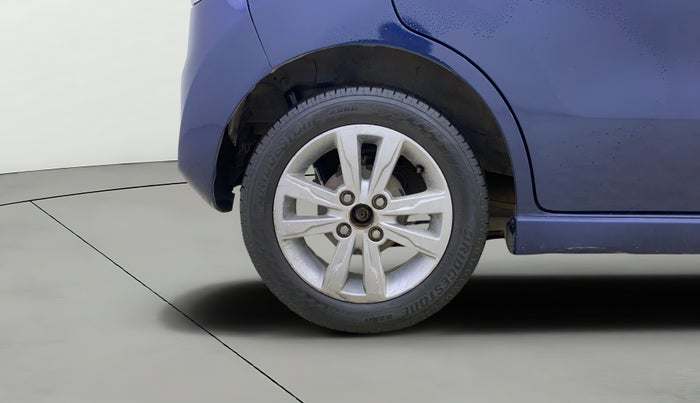 2014 Maruti Wagon R Stingray VXI, CNG, Manual, 1,31,583 km, Right Rear Wheel