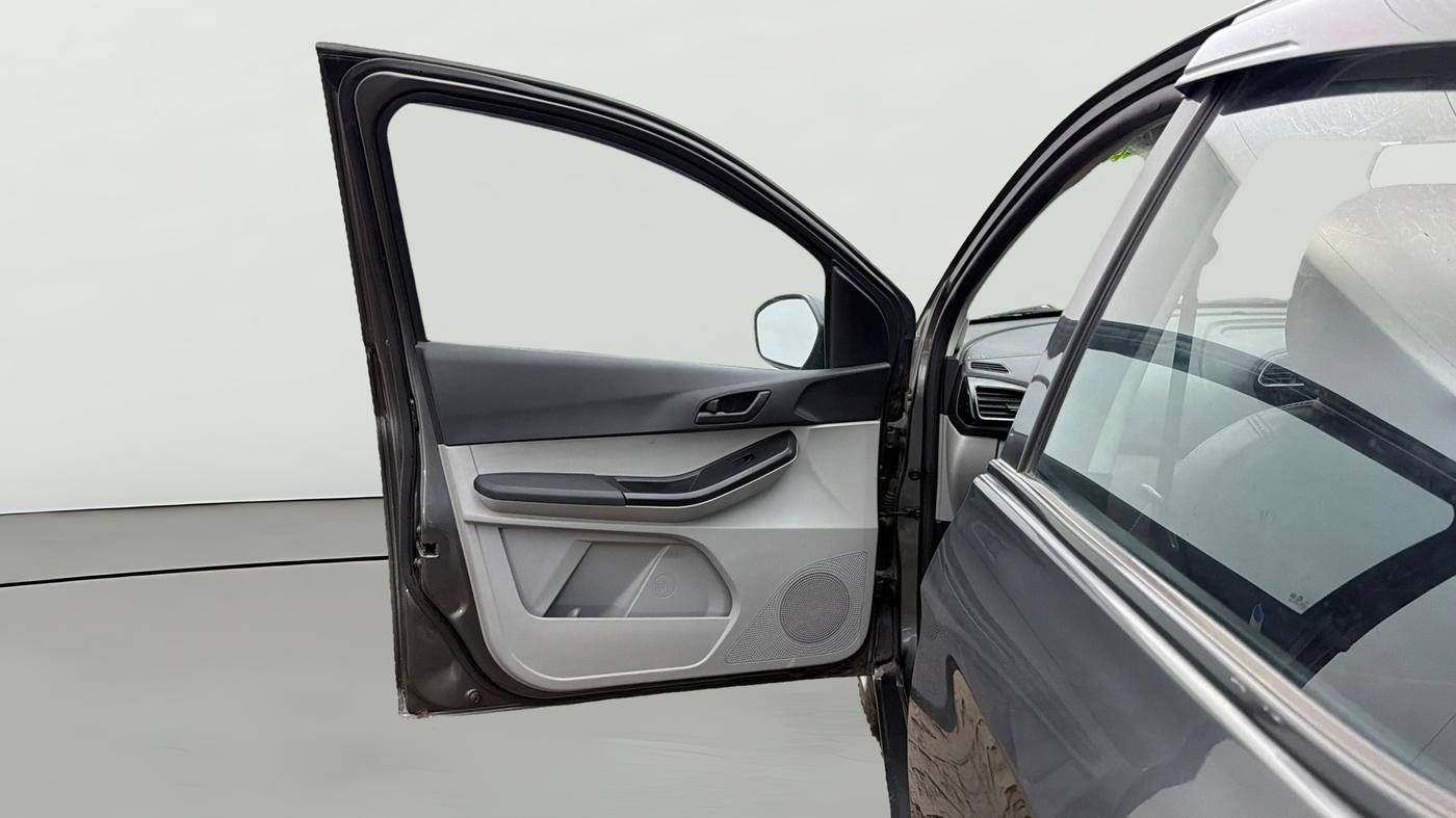 2022 Tata Tiago XT CNG, CNG, Manual, 33,279 km, LHS Front Door