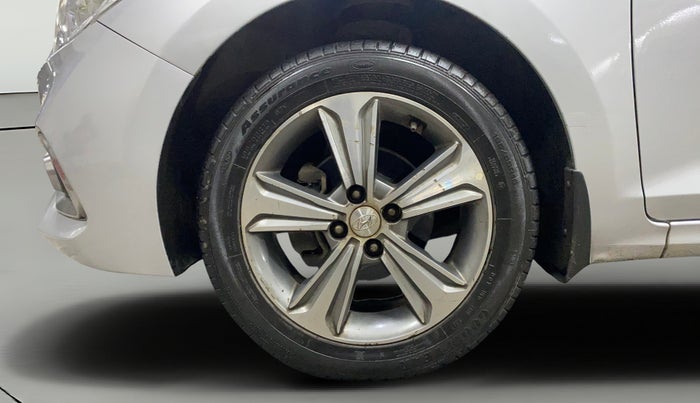 2017 Hyundai Verna 1.6 VTVT SX (O) AT, Petrol, Automatic, 72,278 km, Left Front Wheel