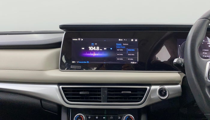 2023 Mahindra XUV700 AX 7 LUXURY D MT 7 STR, Diesel, Manual, 16,953 km, Air Conditioner