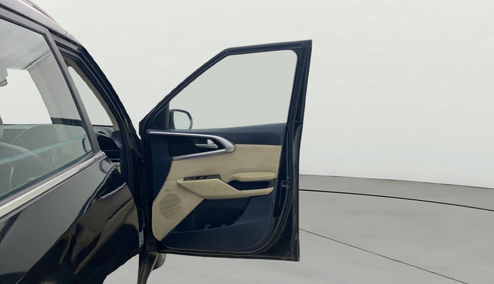 2022 KIA CARENS LUXURY PLUS 1.5 DIESEL AT 6 STR, Diesel, Automatic, 72,078 km, RHS Front Door