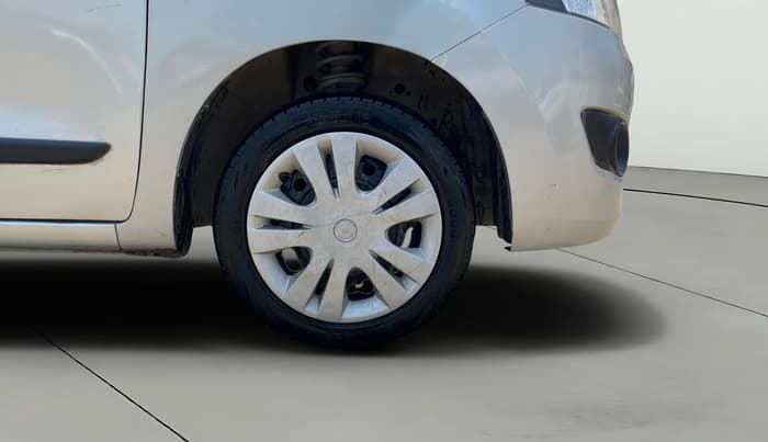 2015 Maruti Wagon R 1.0 VXI, Petrol, Manual, 44,493 km, Right Front Wheel
