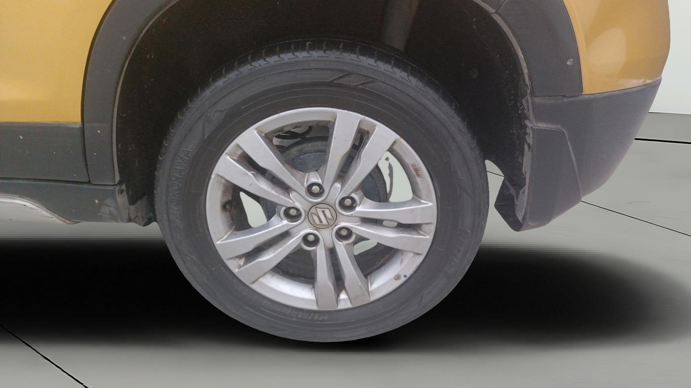 2016 Maruti Vitara Brezza ZDI PLUS DUAL TONE, Diesel, Manual, 54,357 km, Left Rear Wheel