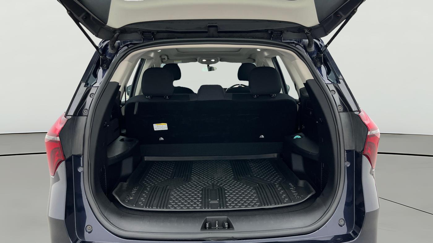 2023 Mahindra XUV700 AX 5 P AT 5 STR, Petrol, Automatic, 35,913 km, Boot Open Zoomed View