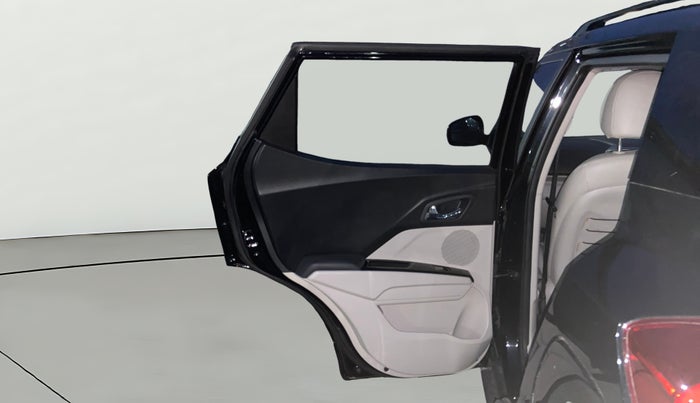 2024 Mahindra XUV300 W8 (O) 1.2 PETROL, Petrol, Manual, 31,207 km, LHS Rear Door