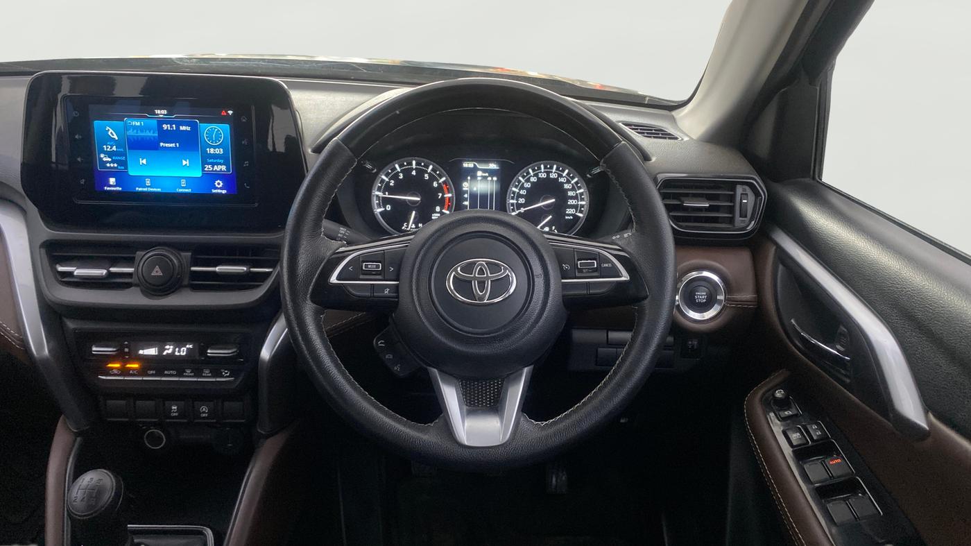 2023 Toyota URBAN CRUISER HYRYDER S NEO DRIVE, Petrol, Manual, 21,009 km, Steering Wheel Close Up