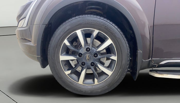 2018 Mahindra XUV500 W11, Diesel, Manual, 48,357 km, Left Front Wheel