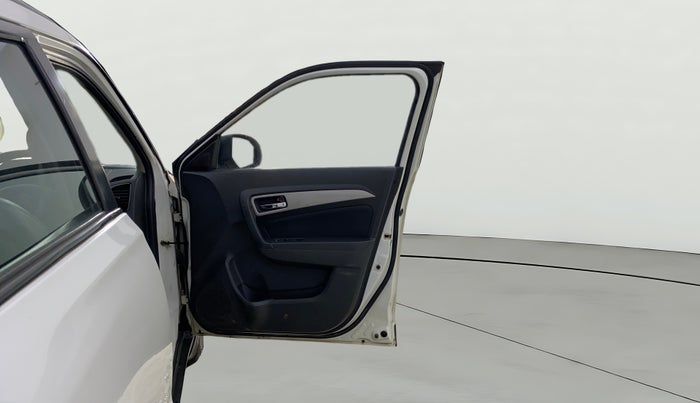 2016 Maruti Vitara Brezza ZDI PLUS, Diesel, Manual, 70,966 km, RHS Front Door