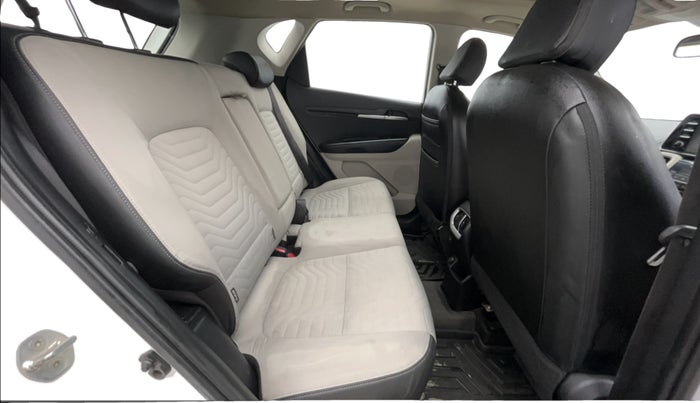 2020 KIA SONET HTX 1.0 IMT, Petrol, Manual, 90,951 km, Right Side Rear Door Cabin