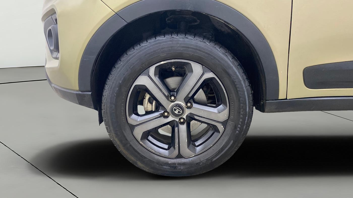2022 Tata NEXON XZA PLUS KAZIRANGA PETROL, Petrol, Automatic, 98,852 km, Left Front Wheel