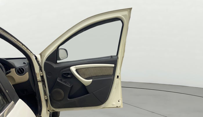 2014 Renault Duster 85 PS RXL DIESEL, Diesel, Manual, 1,15,074 km, RHS Front Door