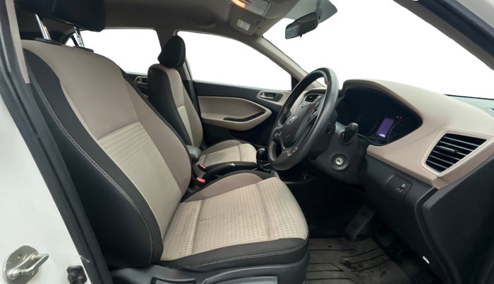 2018 Hyundai Elite i20 SPORTZ 1.2, Petrol, Manual, 61,195 km, Right Side Front Door Cabin