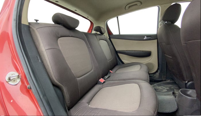 2014 Hyundai i20 SPORTZ 1.4 CRDI, Diesel, Manual, 1,47,468 km, Right Side Rear Door Cabin