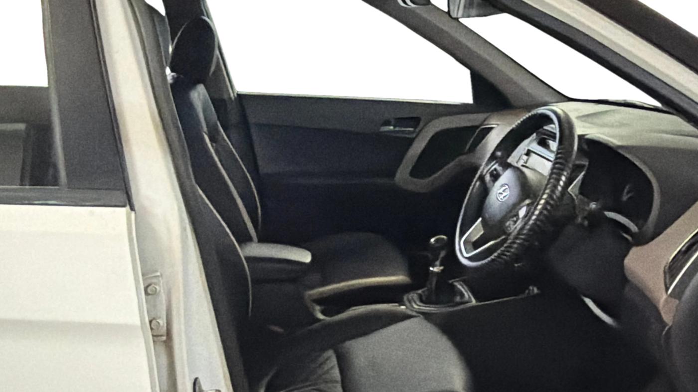 2016 Hyundai Creta  SX 1.6 Petrol , Petrol, Manual, 1,31,850 km, Right Side Front Door Cabin