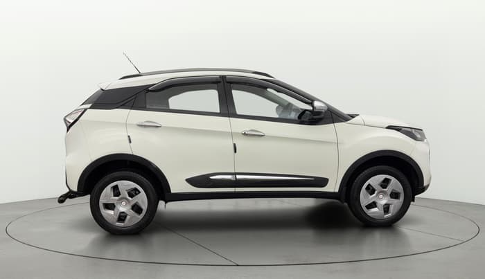 2022 Tata NEXON XM SUNROOF PETROL, Petrol, Manual, 24,073 km, Right Side View