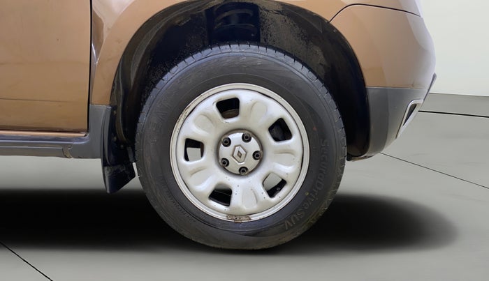 2014 Renault Duster RXE PETROL, Petrol, Manual, 57,039 km, Right Front Wheel