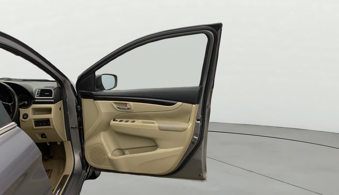 2016 Maruti Ciaz ZXI, Petrol, Manual, 52,314 km, RHS Front Door