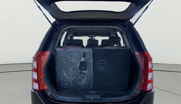2014 Mahindra XUV500 W8, Diesel, Manual, 85,083 km, Boot Open Zoomed View