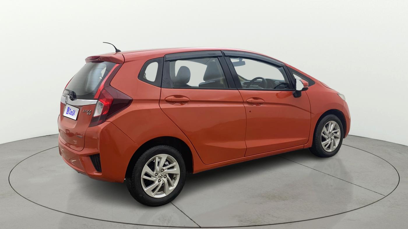 2015 Honda Jazz 1.5L I-DTEC V, Diesel, Manual, 1,45,808 km, Right Back Diagonal