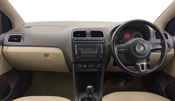 2013 Volkswagen Vento HIGHLINE 1.6 MPI, Petrol, Manual, 1,08,521 km, Dashboard