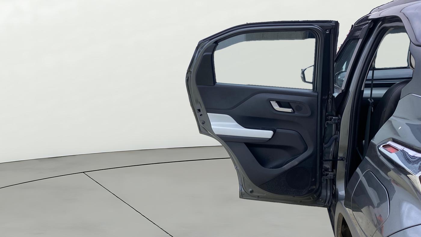 2024 Tata PUNCH Creative Dual Tone AMT Sunroof , Petrol, Automatic, 14,120 km, LHS Rear Door