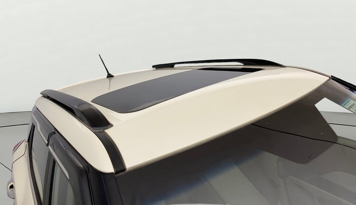 2022 Mahindra XUV300 W8 (O) 1.5 DIESEL, Diesel, Manual, 57,976 km, Roof