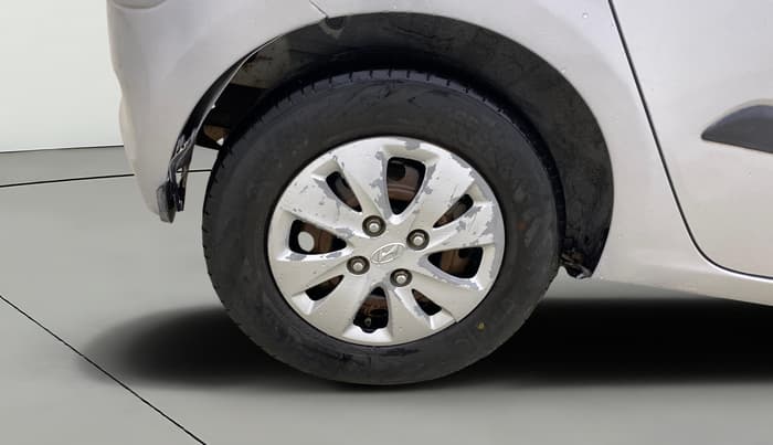 2013 Hyundai i10 MAGNA 1.1, Petrol, Manual, 1,19,480 km, Right Rear Wheel
