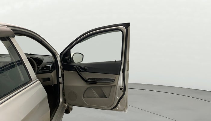 2018 Tata Tiago XT PETROL, Petrol, Manual, 54,178 km, RHS Front Door