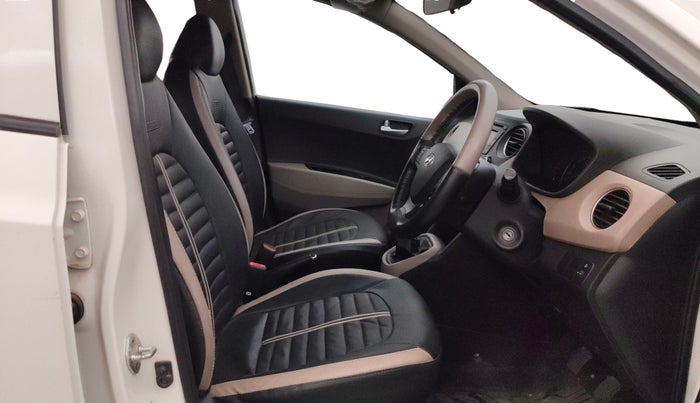 2016 Hyundai Grand i10 SPORTZ 1.2 KAPPA VTVT, Petrol, Manual, 1,06,696 km, Right Side Front Door Cabin