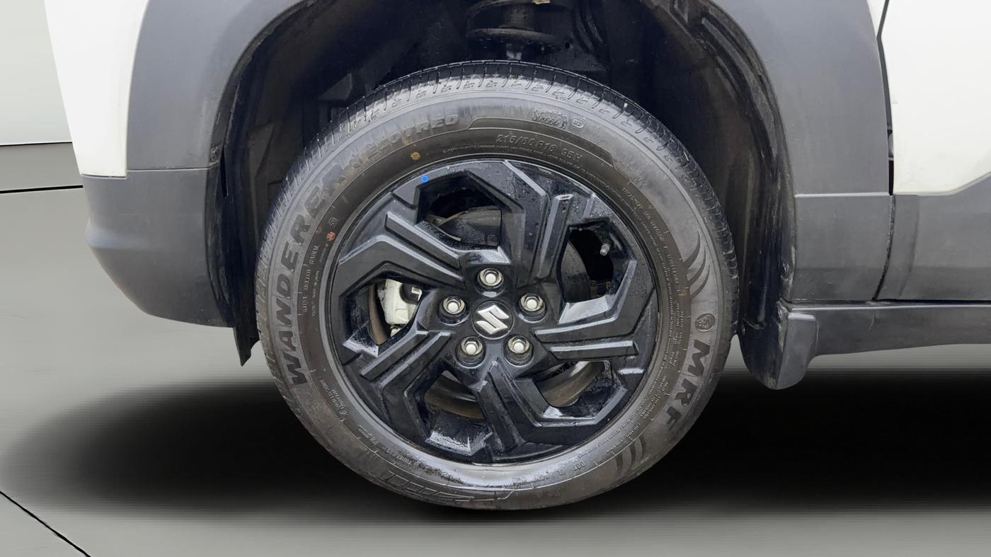 2023 Maruti BREZZA ZXI AT SMART HYBRID, Petrol, Automatic, 4,506 km, Left Front Wheel