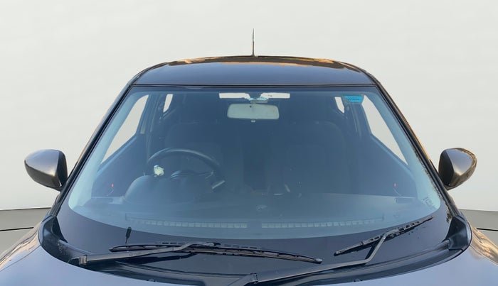 2018 Maruti Swift VDI, Diesel, Manual, 76,464 km, Front Windshield