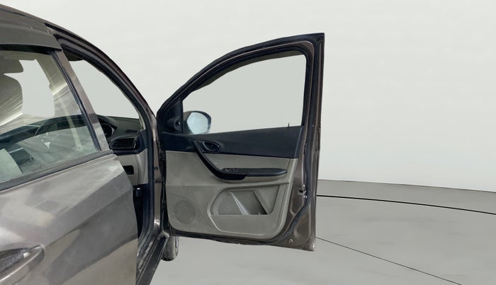 2017 Tata Tiago XT PETROL, Petrol, Manual, 71,017 km, RHS Front Door