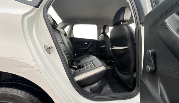 2019 Volkswagen Ameo TRENDLINE 1.5L, Diesel, Manual, 1,00,303 km, Right Side Rear Door Cabin