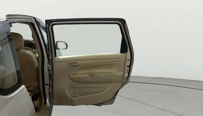 2016 Maruti Ertiga ZDI + SHVS, Diesel, Manual, 96,450 km, RHS Rear Door