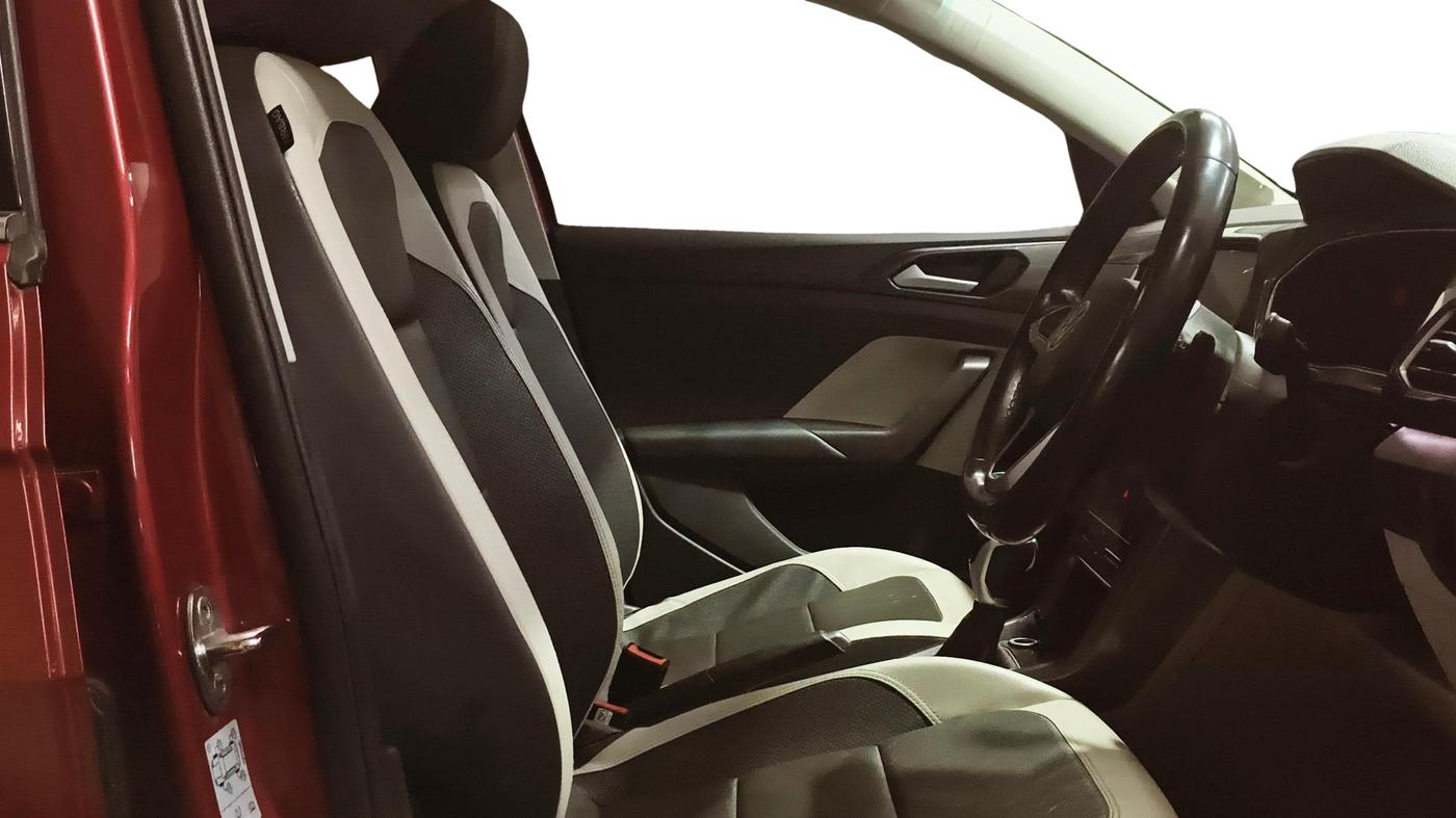 2022 Volkswagen TAIGUN TOPLINE 1.0 TSI AT, Petrol, Automatic, 59,900 km, Right Side Front Door Cabin