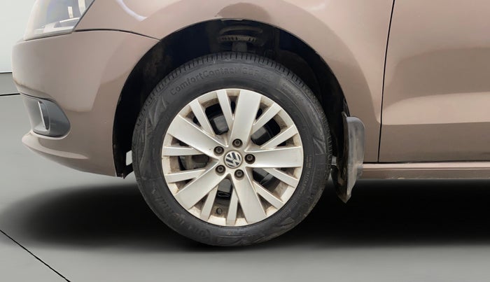 2015 Volkswagen Vento HIGHLINE 1.6 MPI, Petrol, Manual, 71,482 km, Left Front Wheel